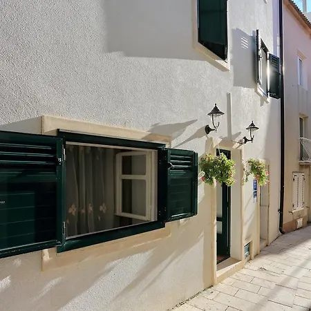 Guest house Old Town - Koludraska Street
